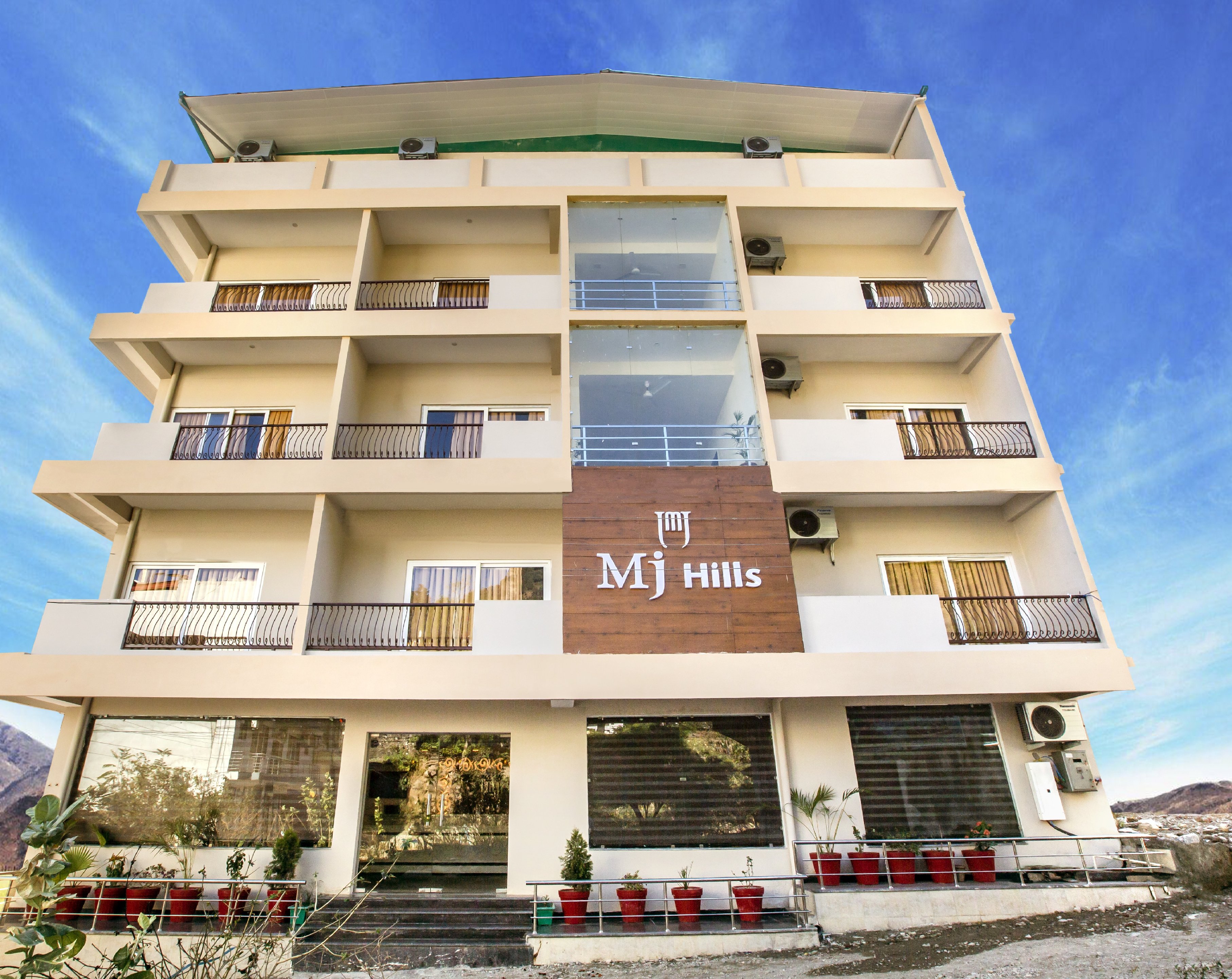 hotels in rishikesh