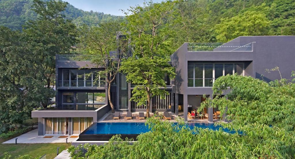 hotels in rishikesh
